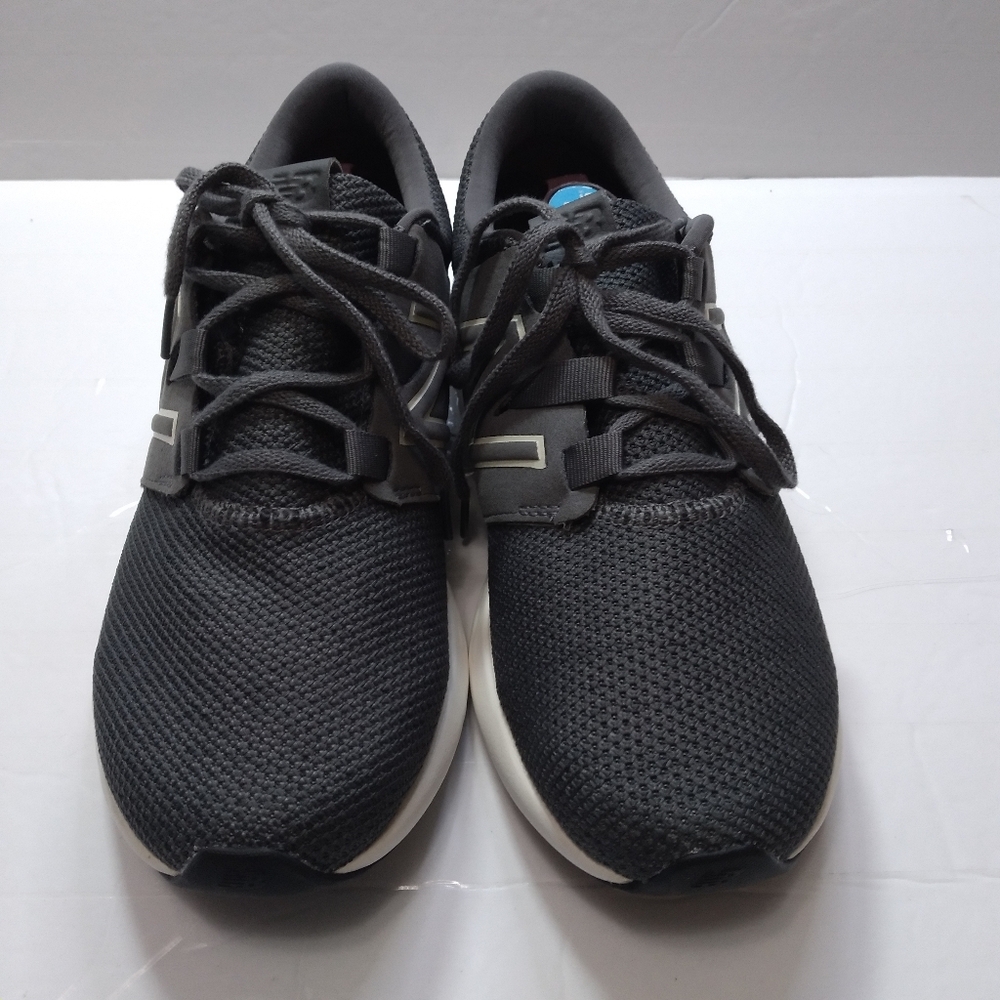 New Balance man's sneakers Dark Grey  NWOB Size 9